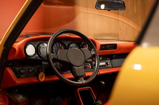 Porsche 911 Targa - Reserved