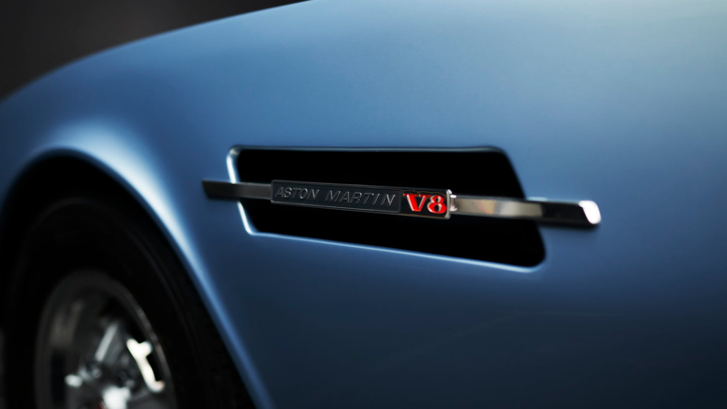 Aston Martin AM V8
