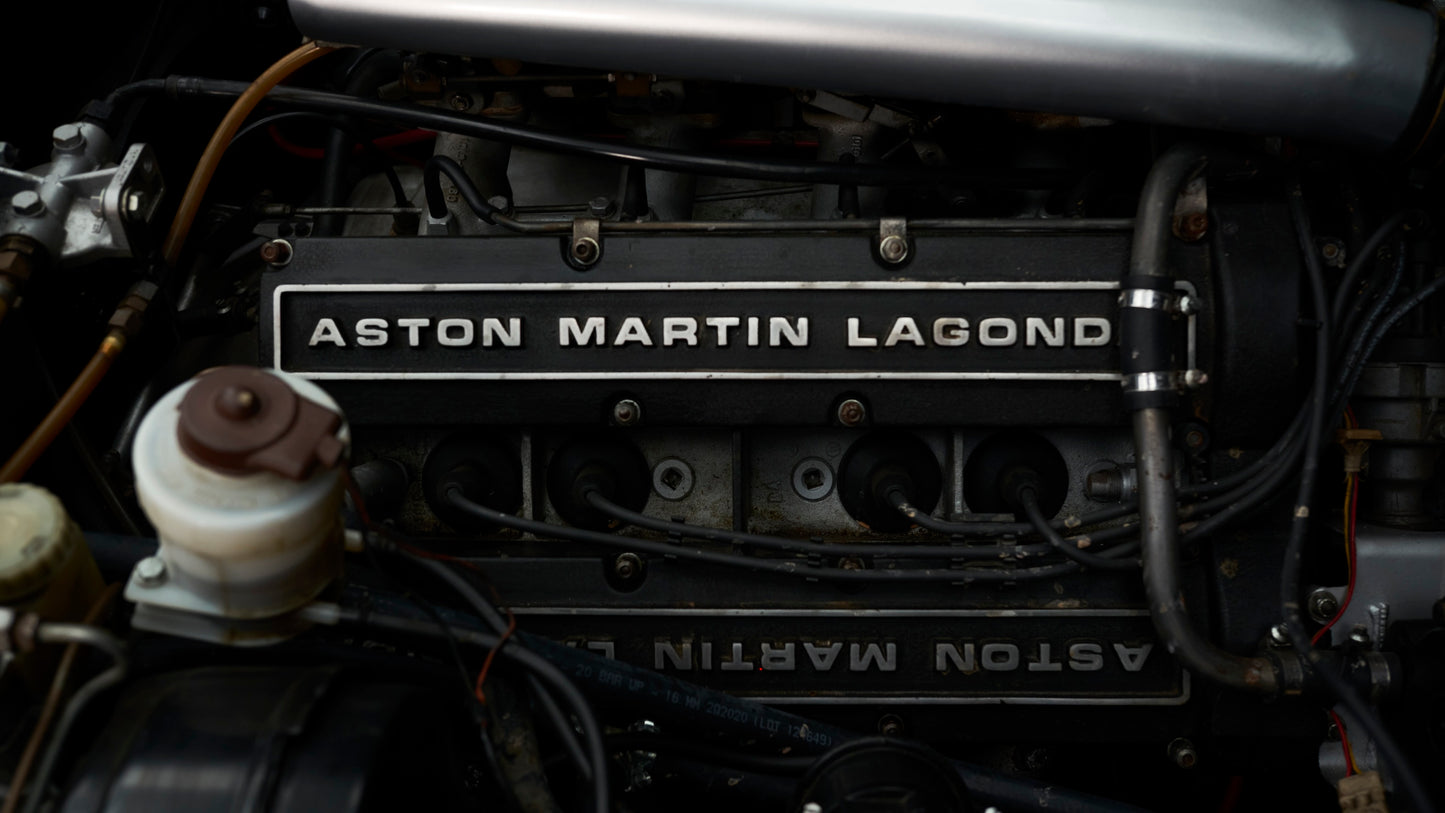 Aston Martin AM V8
